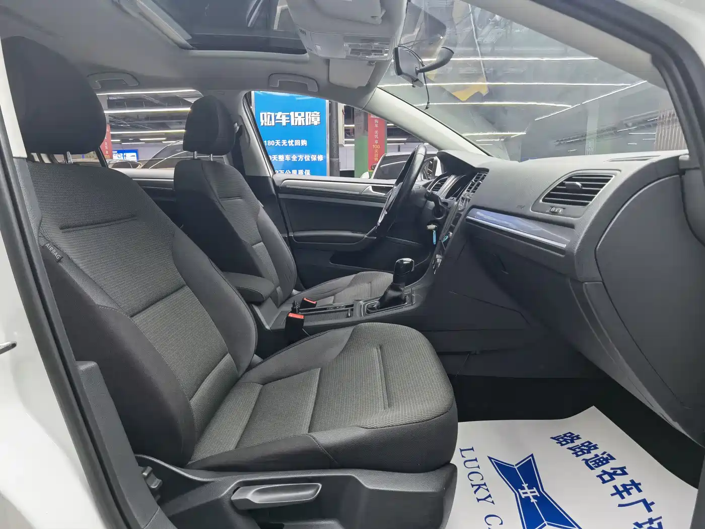 Volkswagen Golf 2016 1.6L Automatic Comfort фото 8
