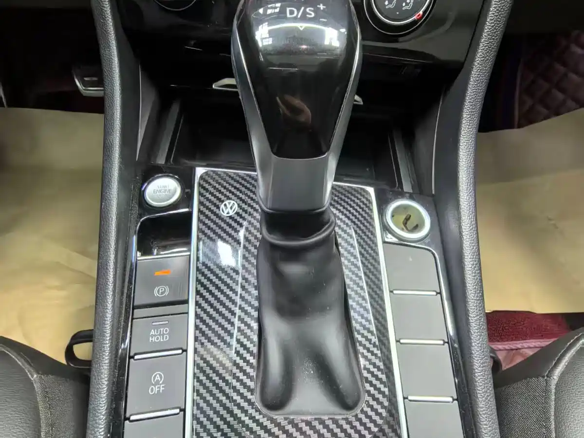 Volkswagen Sagitar 2021 280TSI DSG Surpassing Edition фото 11