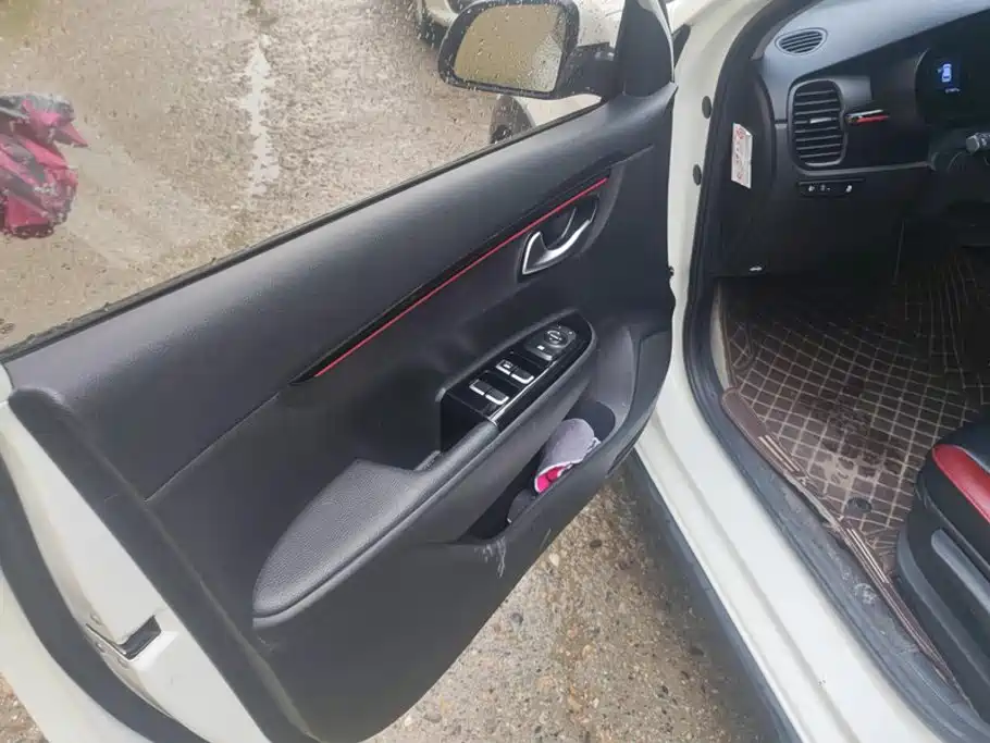 Kia KX CROSS 2018 2017 1.4L AT GLS