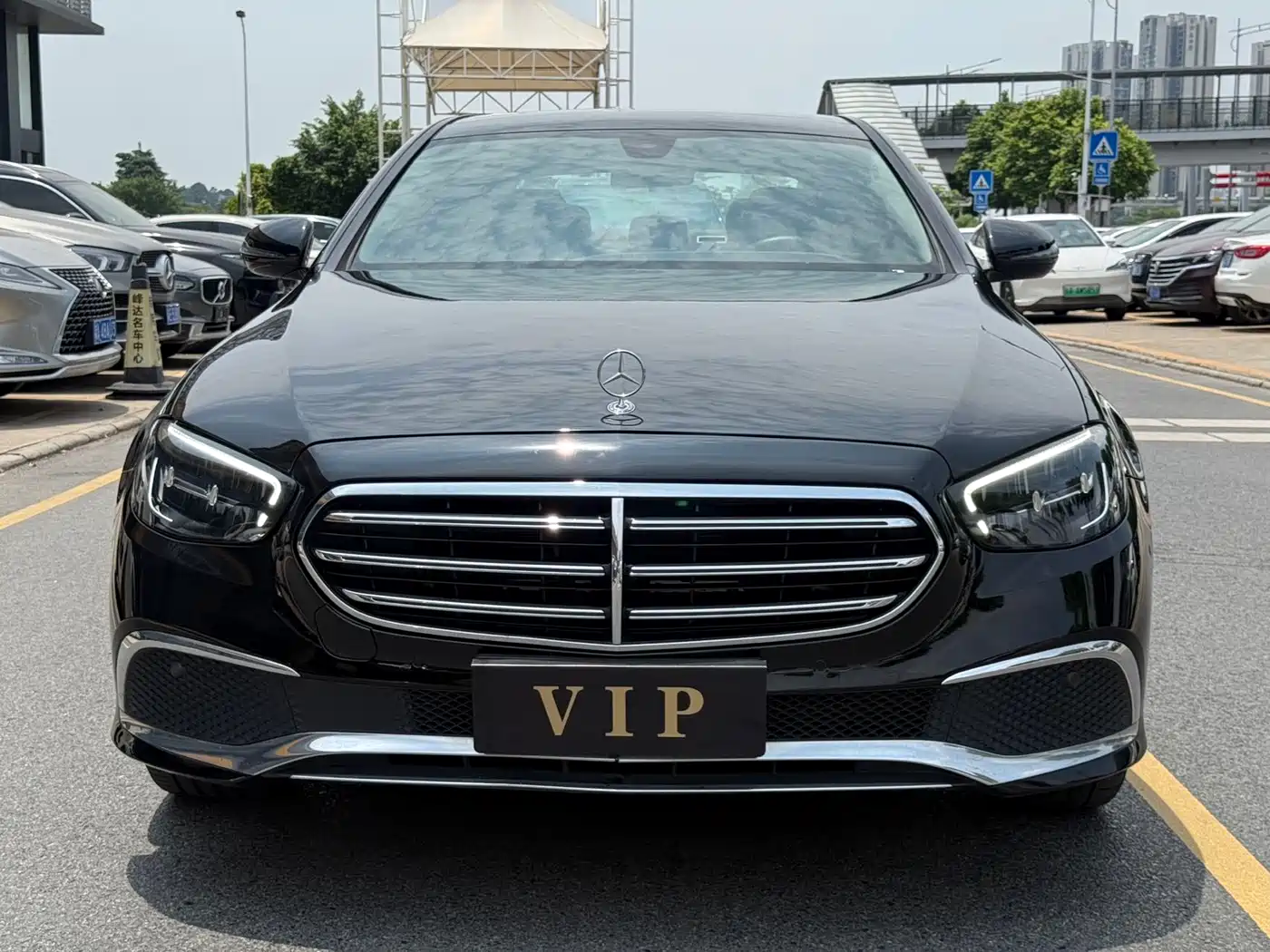 Фото 2 - Mercedes-Benz E-Class
