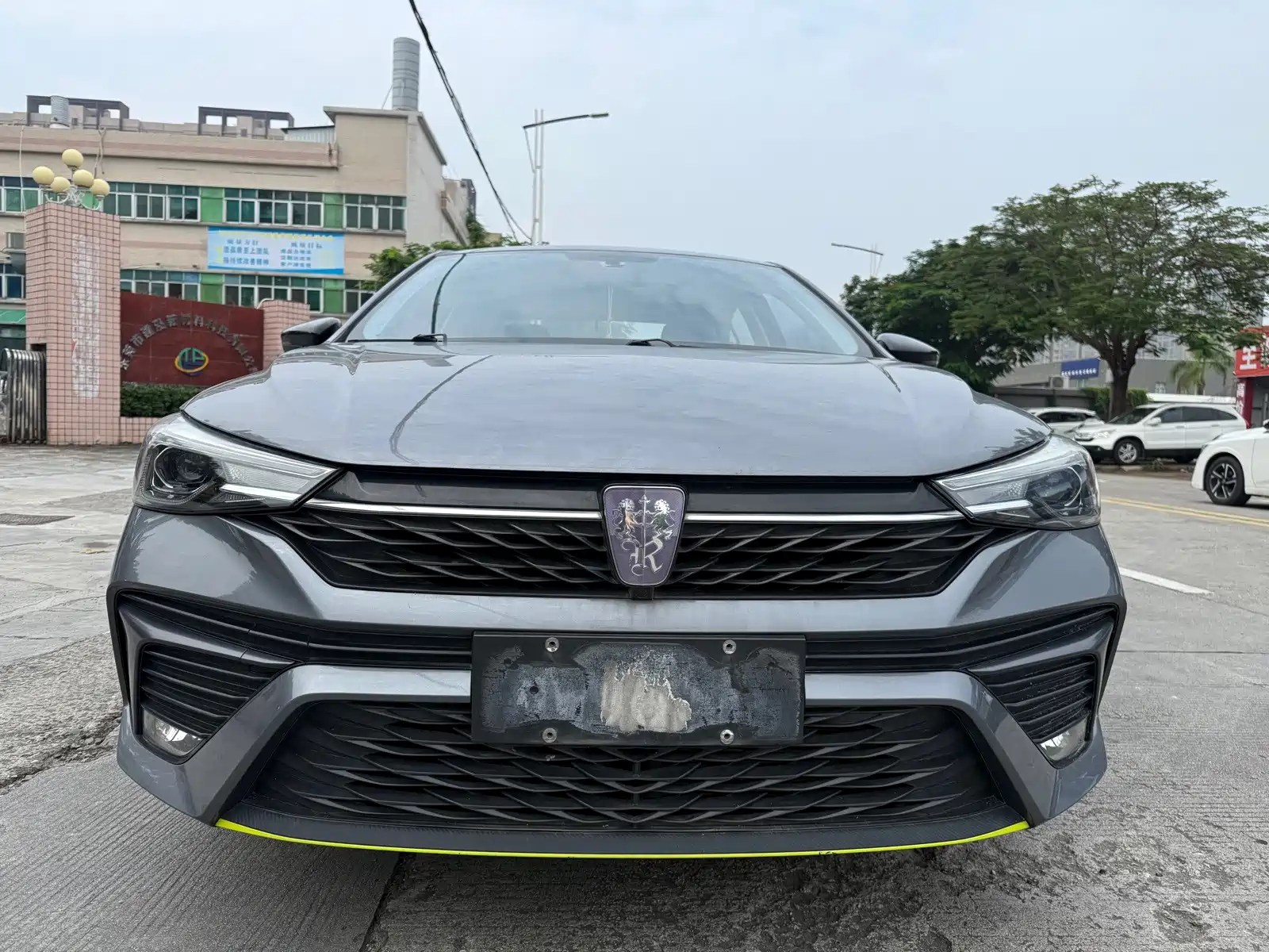Фото 2 - Roewe i5