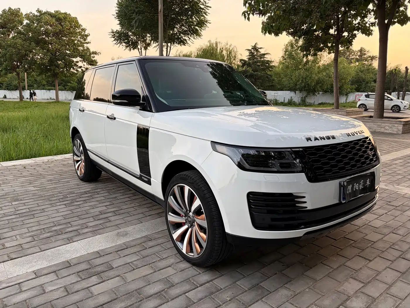 LAND ROVER RANGE ROVER