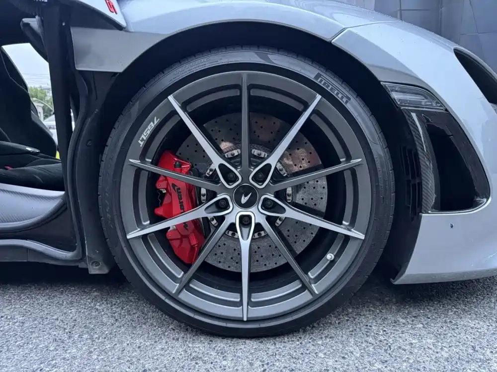 McLaren 720S 2019 4.0T Spider фото 6