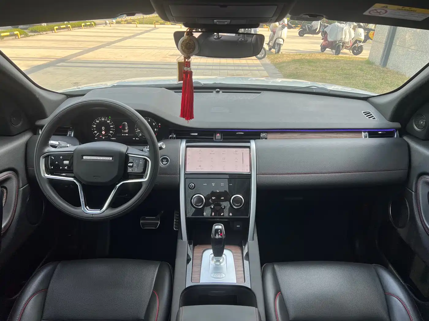 Land Rover Discovery Sport 2022 Model 249PS R-Dynamic SE Performance Tech Edition 5-Seater фото 7