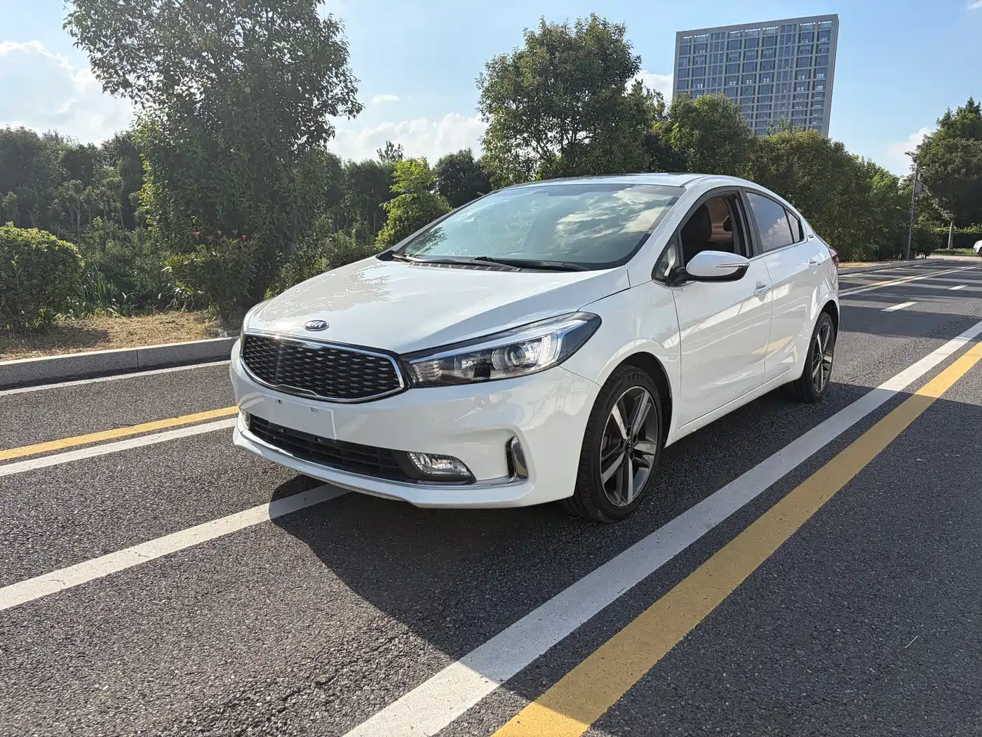 Photo 1 - Kia K3