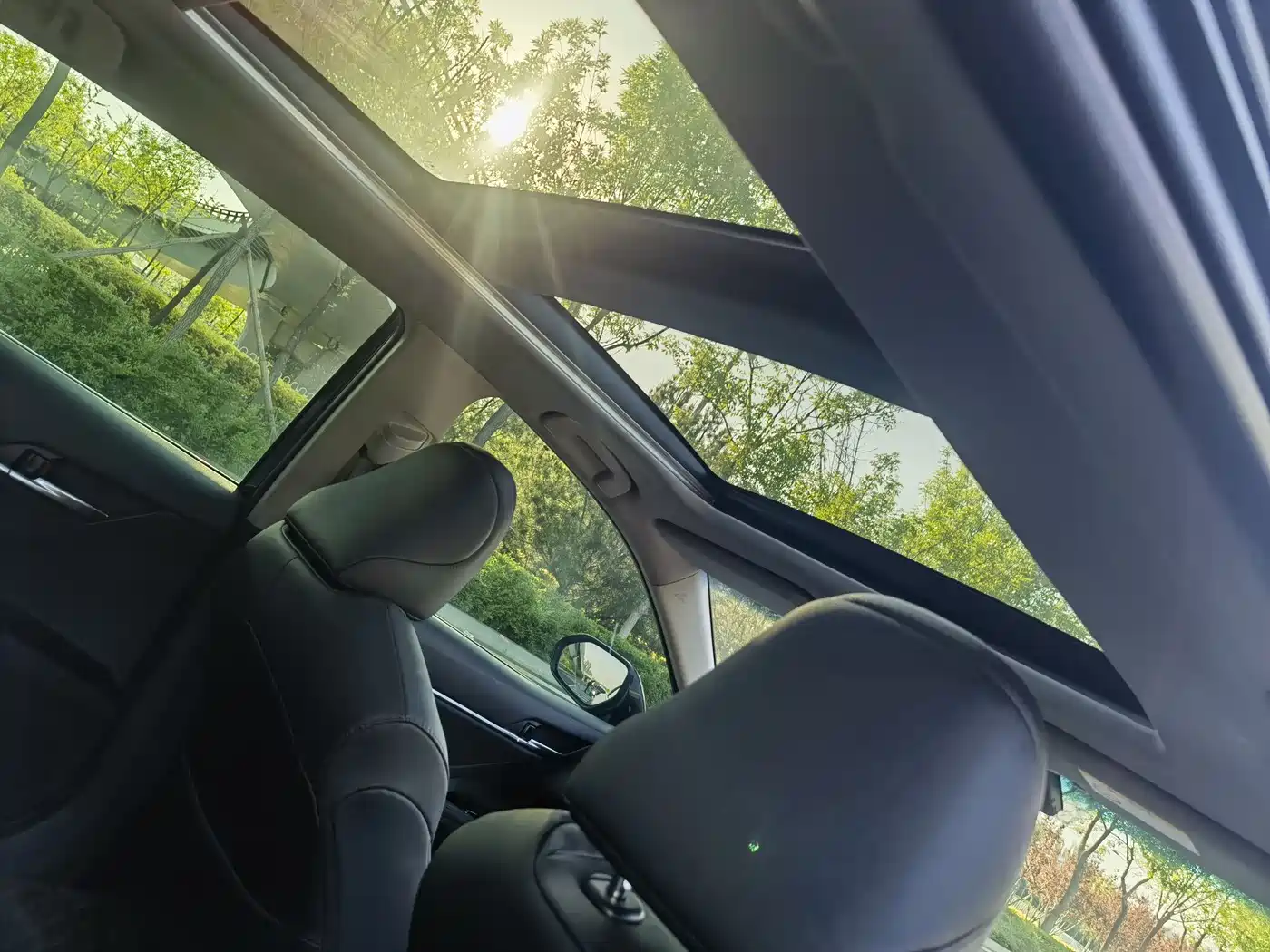 Toyota Camry 2023 2.5G Luxury Edition фото 10