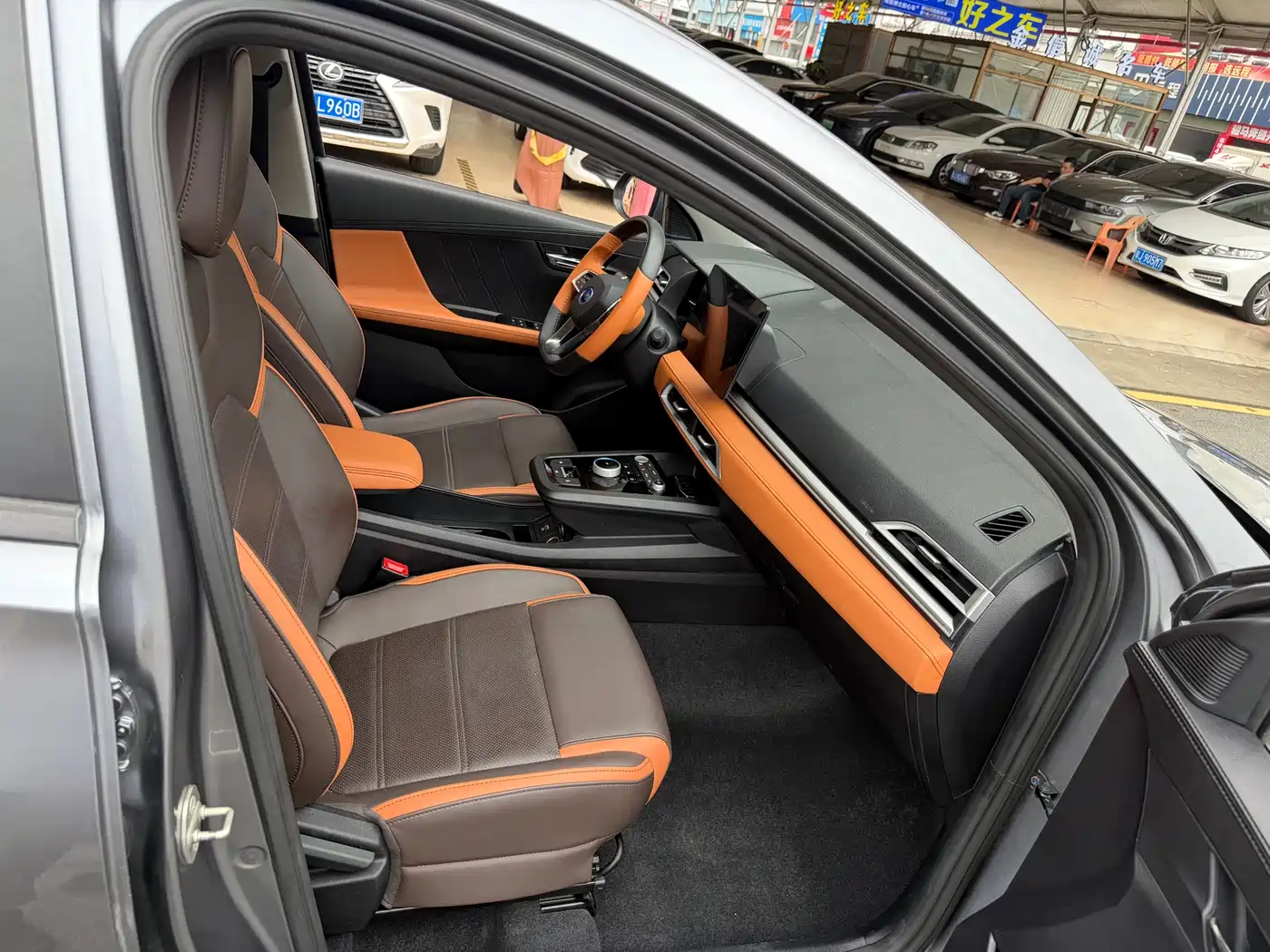 BYD e2 2021 Luxury Edition фото 12