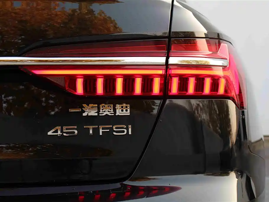 Audi A6L 2021 45 TFSI Exclusive Sport фото 12