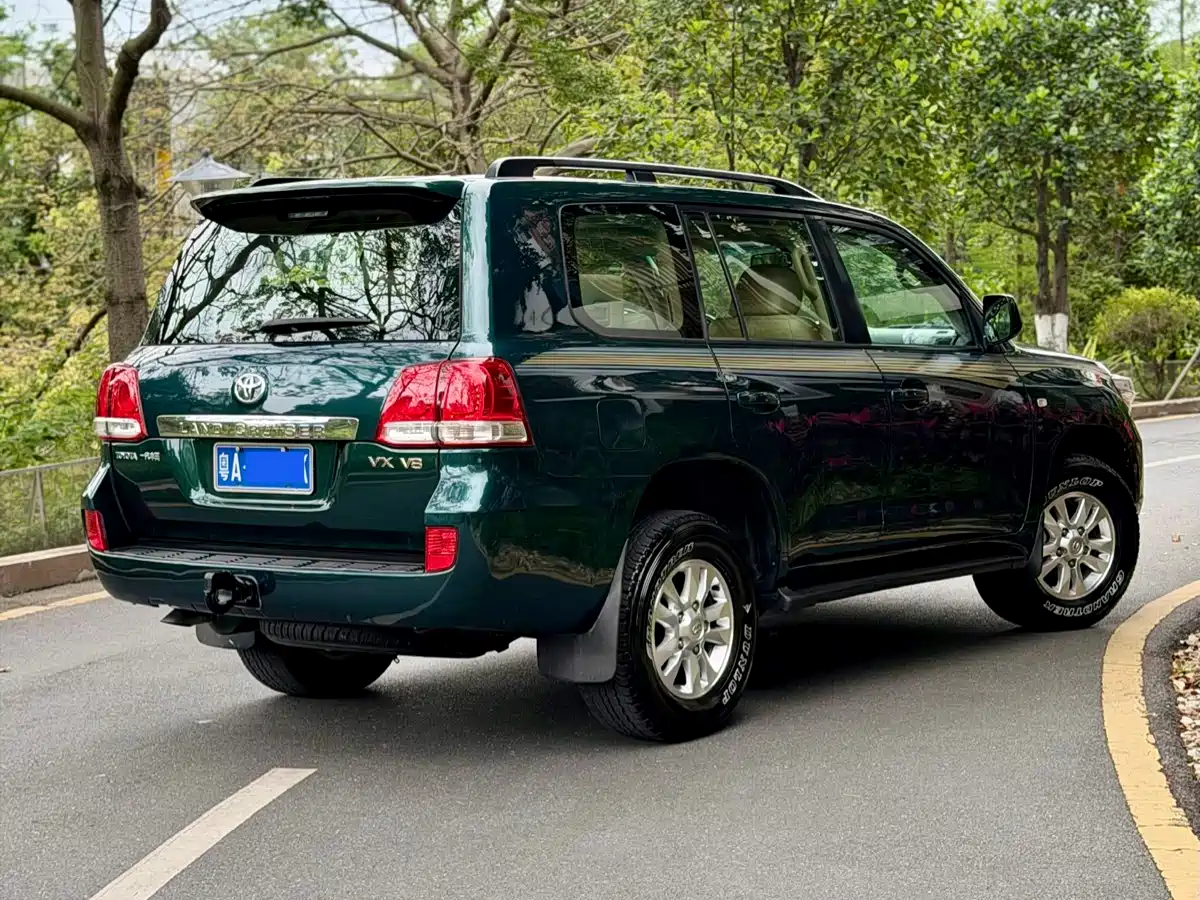 Toyota Land Cruiser 2010 Model 4.0L Automatic VX фото 4