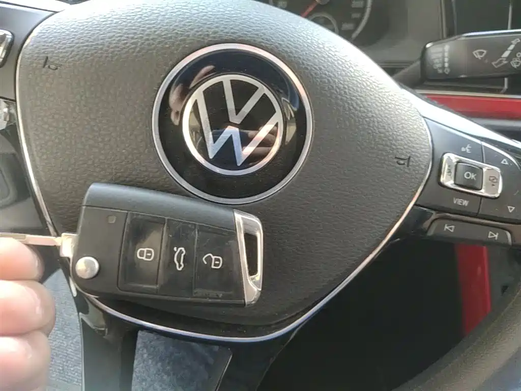 Volkswagen Polo 2021 Plus 1.5L Automatic Colorful Tech Edition фото 9