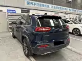 Фото 9 - Jeep Cherokee