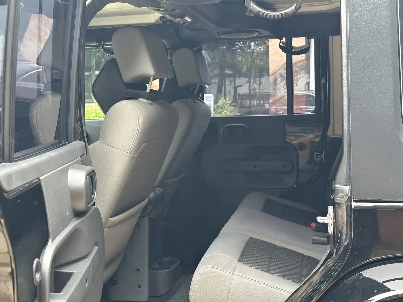Jeep Wrangler 2010 2010 3.8L Sahara 4-Door