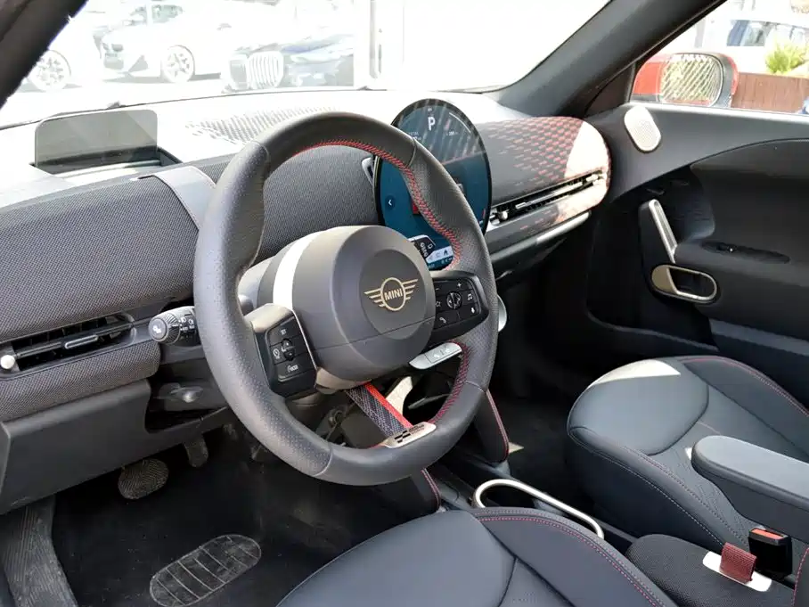 MINI ELECTRIC  JCW ACEMAN