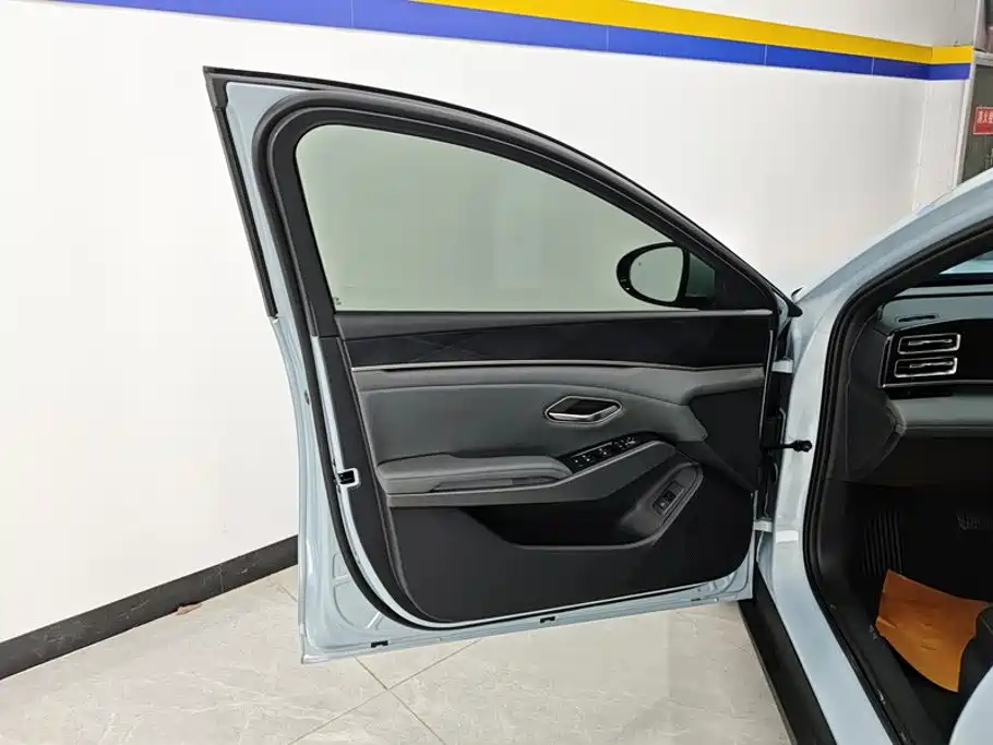 BYD Qin L 2025 2025 DM-i Smart Drive Edition 80KM Leading