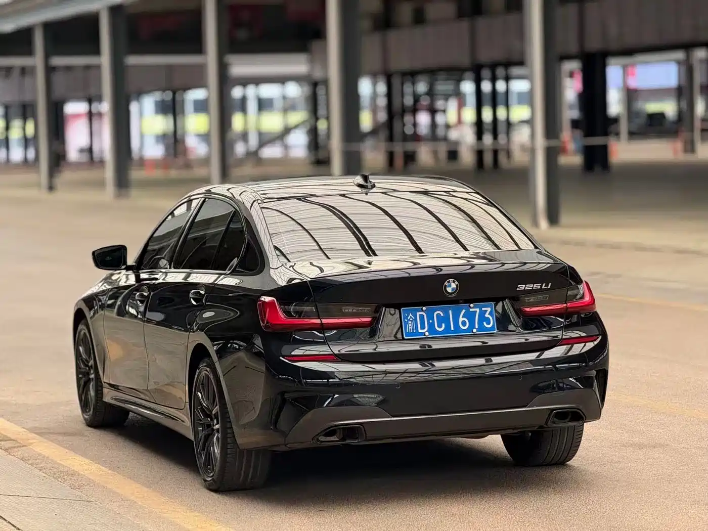 BMW 3 Series 2022 325Li M Sport Shadow Edition фото 16