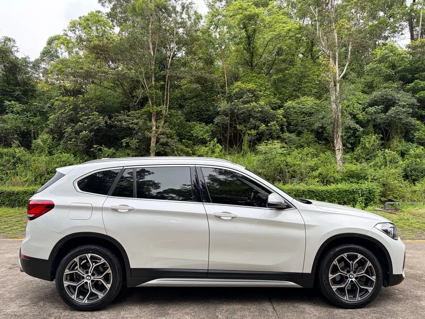 BMW X1 2022 sDrive20Li Fashion фото 6
