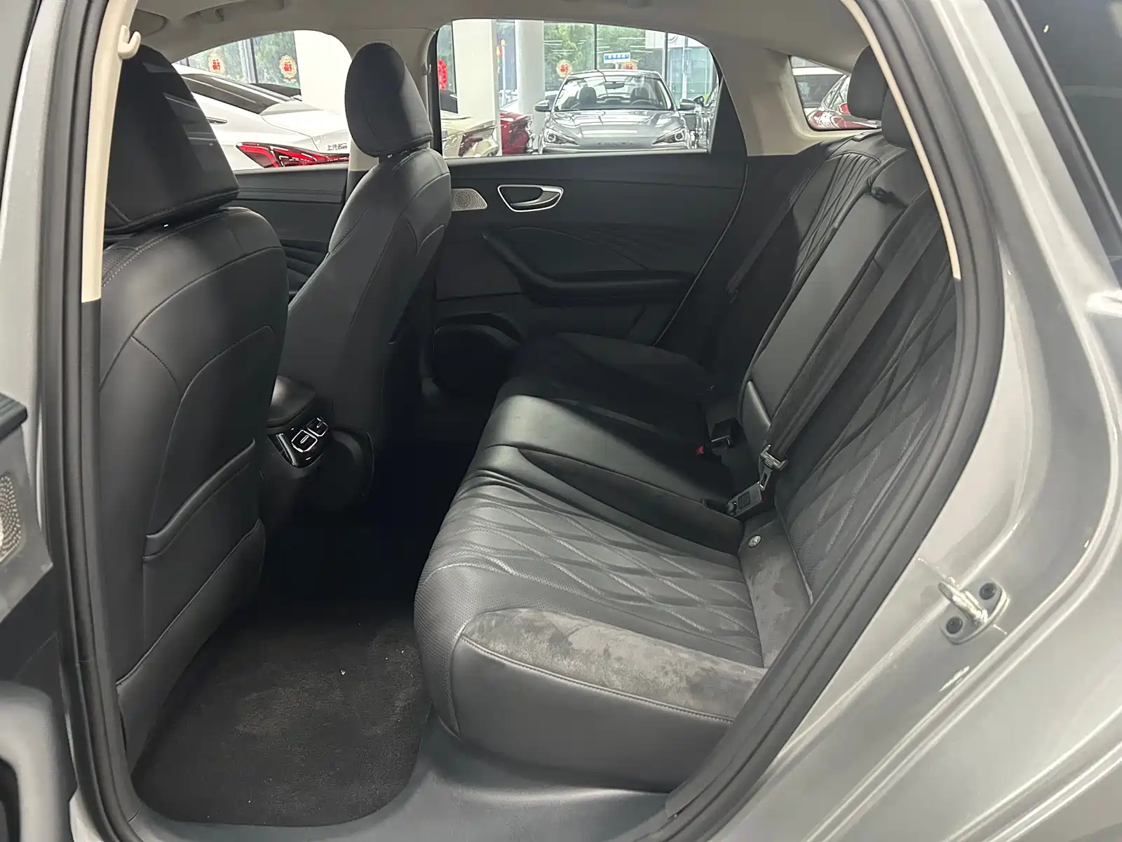 Фото 9 - Roewe D7