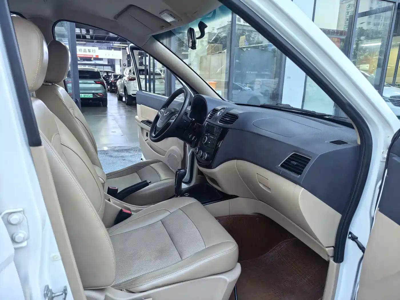 Wuling Motors Wuling Hongguang 2014 2014 1.5L S Automatic Comfort