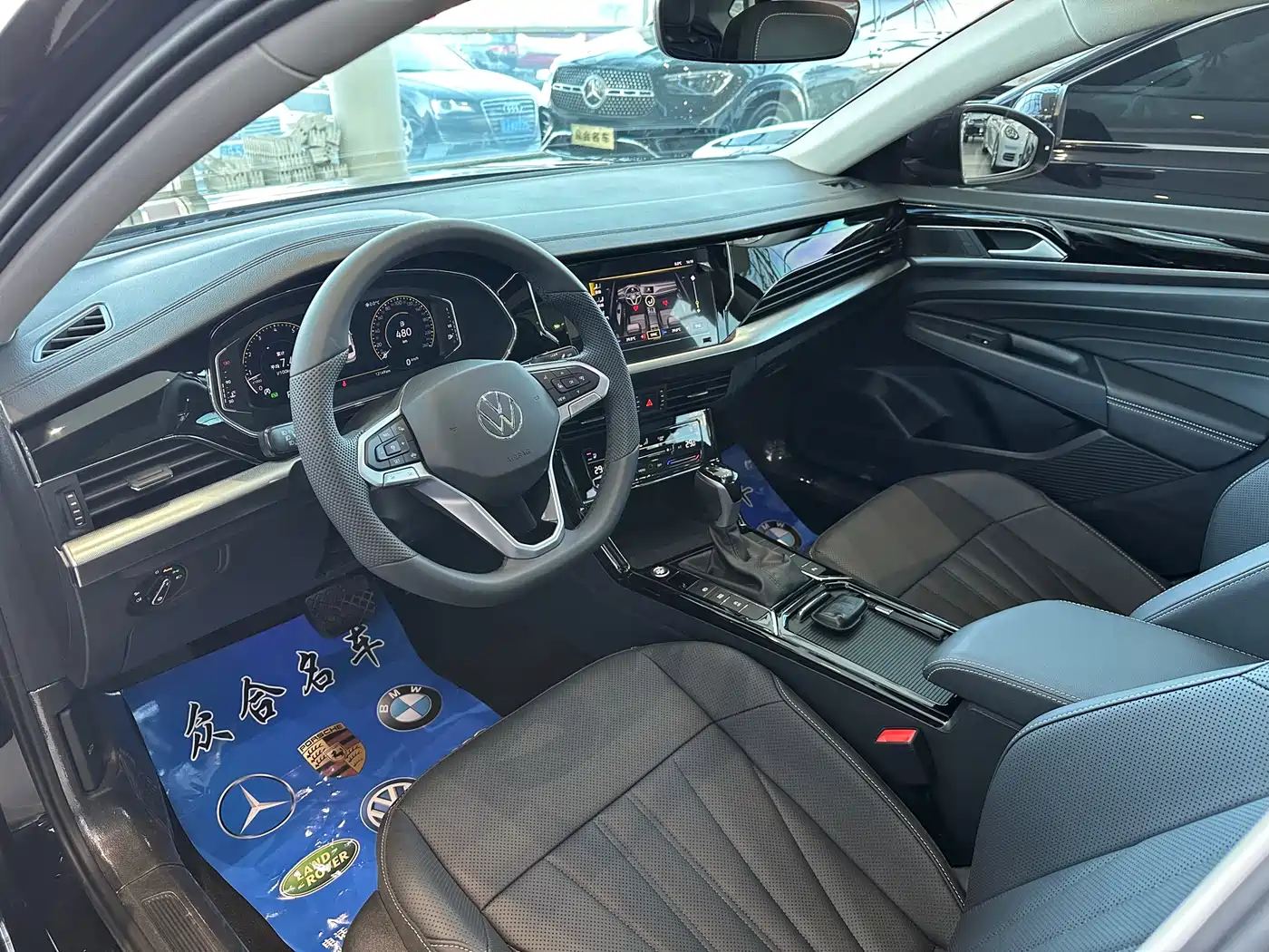 Volkswagen Passat 2025 Outstanding 380TSI Starlight Dragon Soaring Edition фото 13