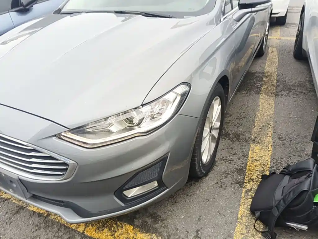 Фото 24 - Ford Mondeo