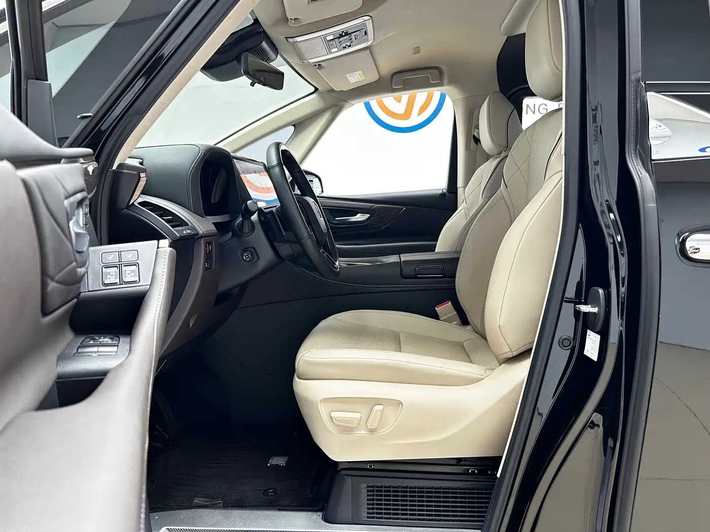Toyota Vellfire 2024 Crown Hybrid 2.5L Executive Premium Edition фото 6