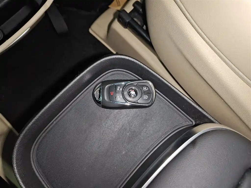 Buick GL8 2023 ES Landmaster Exclusive фото 17