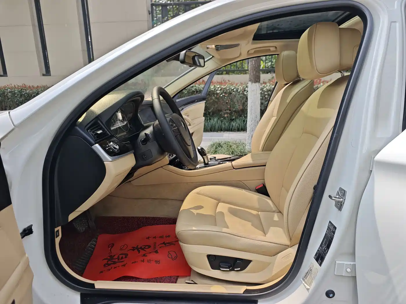 BMW 5 Series 2012 523Li Luxury фото 12