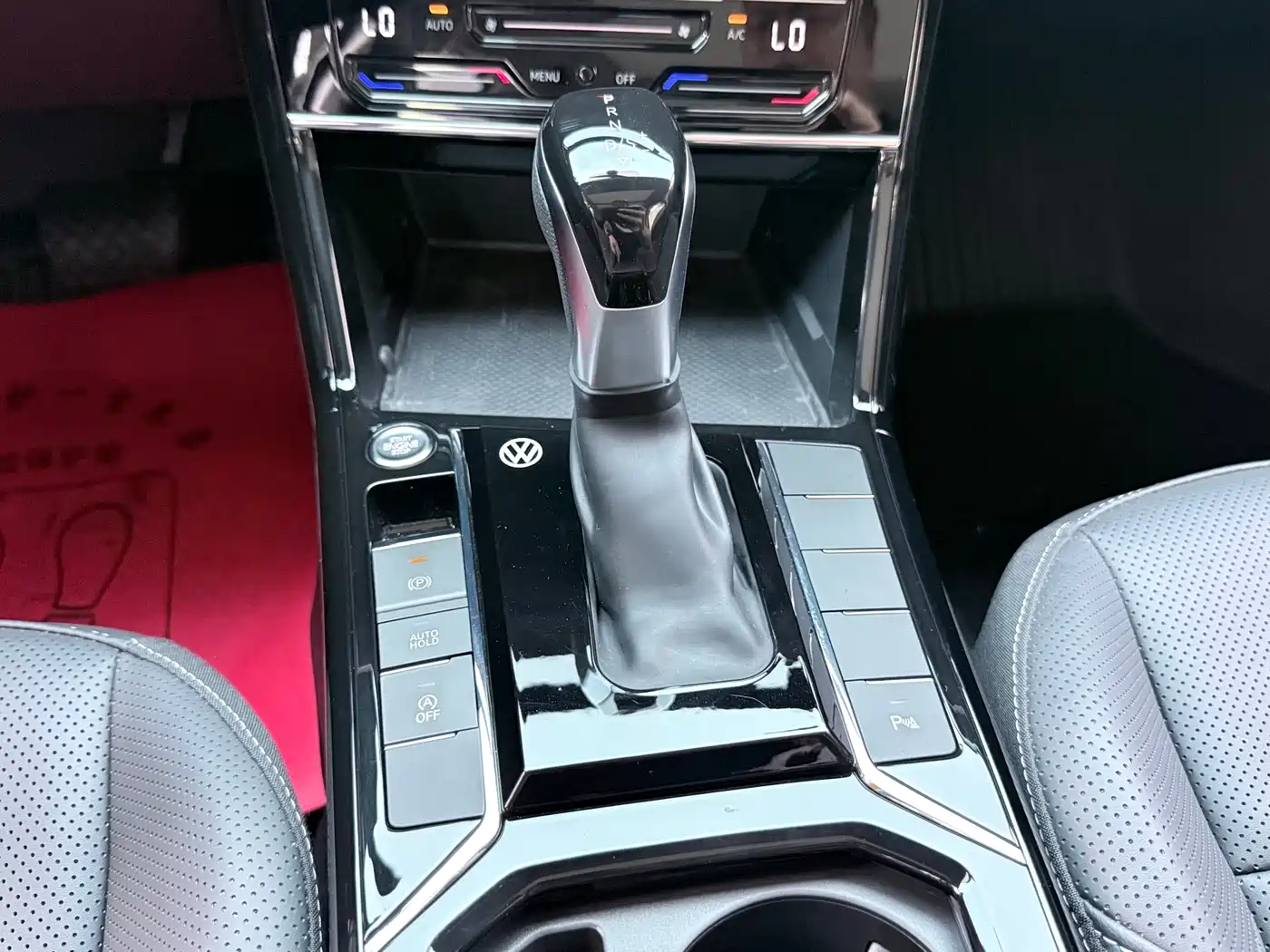 Volkswagen Passat 2025 Outstanding 380TSI Starlight Dragon Soaring Edition фото 11