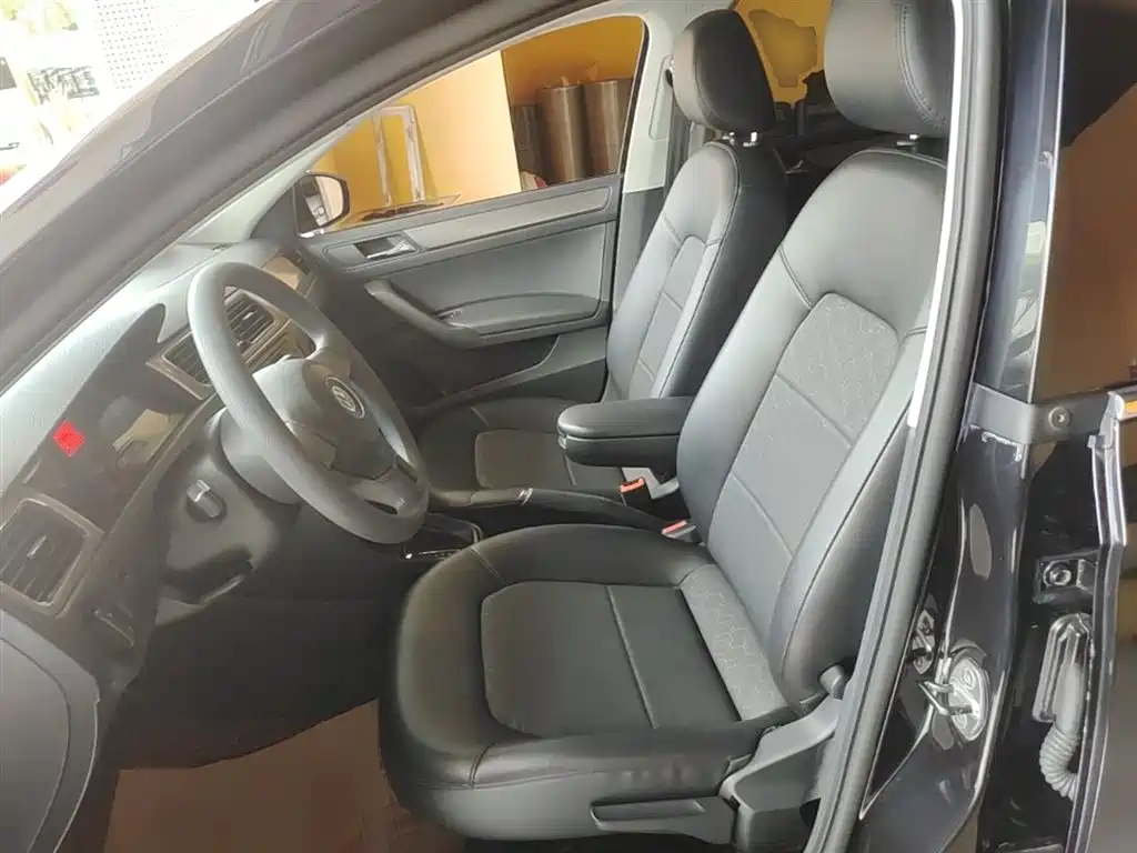 Volkswagen Santana 2013 1.6L Automatic Comfort Edition фото 15