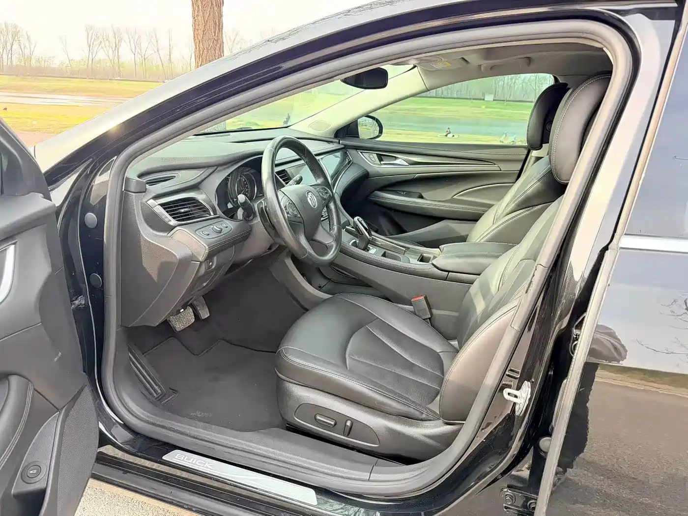 Buick LaCrosse 2018 Model 20T Elite Edition фото 4