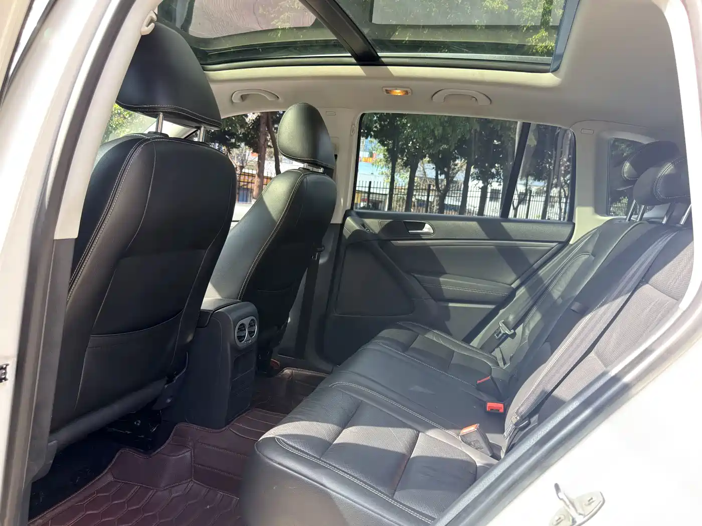 Volkswagen Tiguan 2016 Model 330TSI Automatic 4WD Luxury Edition фото 15