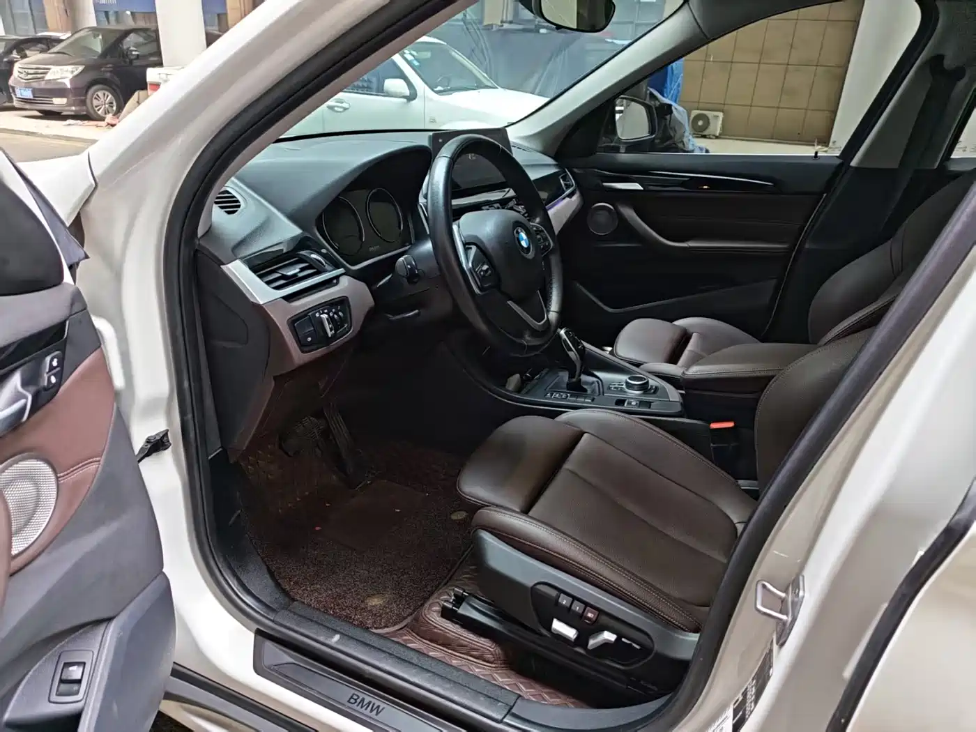 BMW X1 2022 sDrive20Li Fashion фото 9