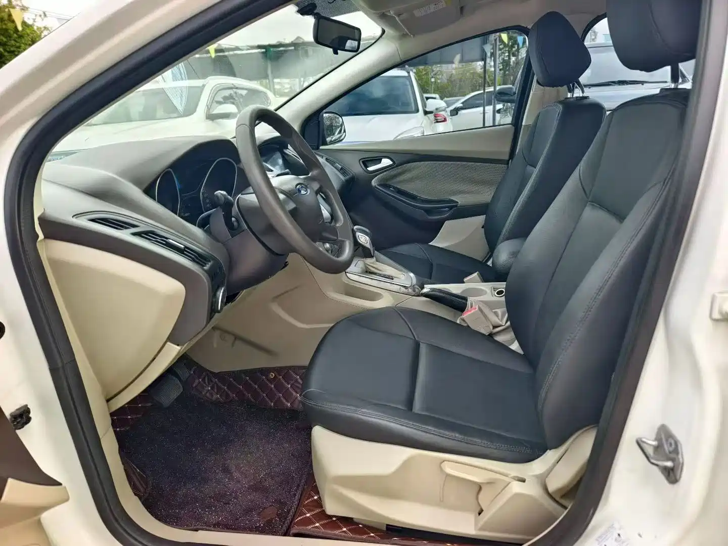 Фото 4 - Ford Focus