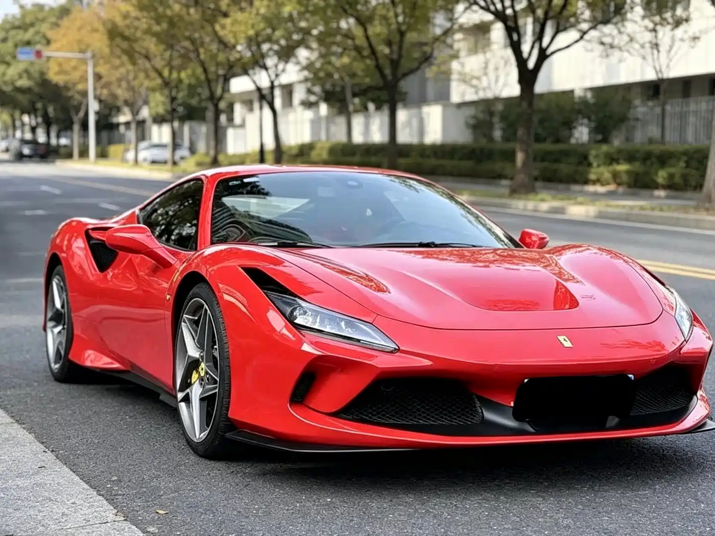 FERRARI F8