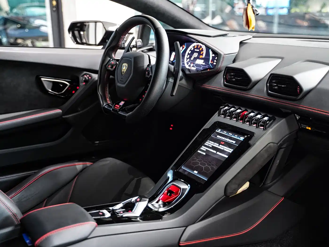 LAMBORGHINI HURACÁN