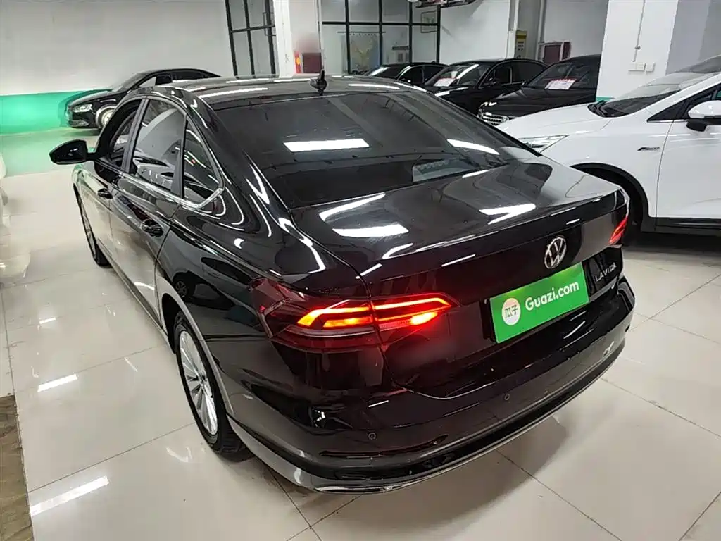 Volkswagen Lavida 2022 1.5L Auto Comfort Edition фото 5