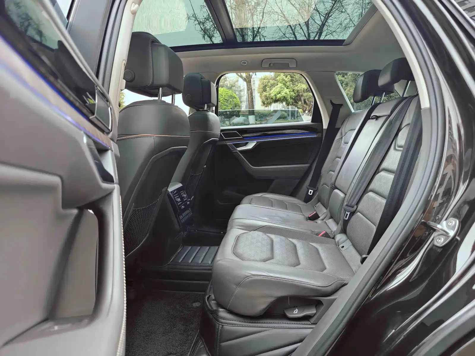 صورة 15 - Volkswagen Touareg