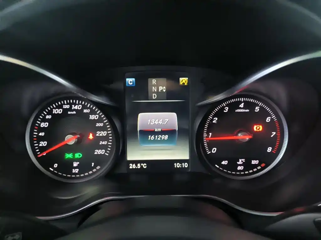 Mercedes-Benz GLC 2018 Facelift GLC 300 4MATIC Dynamic фото 12