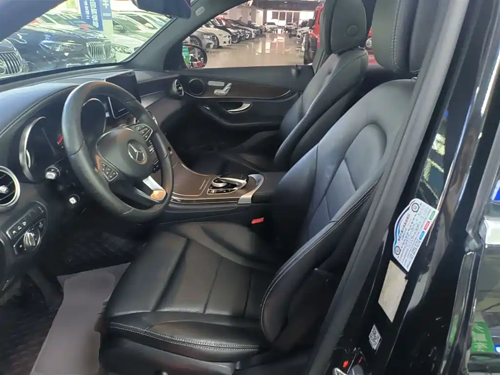 Mercedes-Benz GLC 2018 Facelift GLC 300 4MATIC Dynamic фото 15