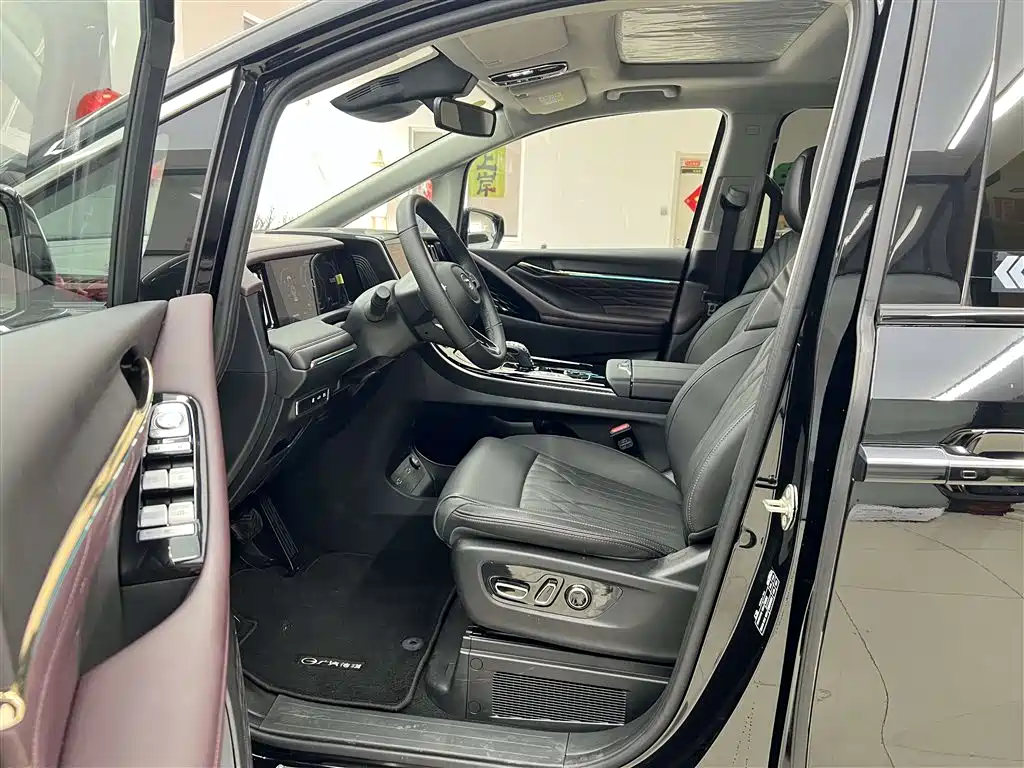 GAC TRUMPCHI TRUMPCHI M8