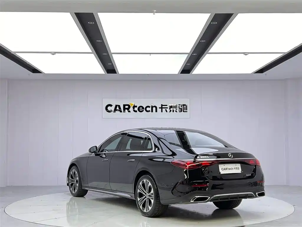 Mercedes-Benz E-Class 2024 E 300 L Fashion Sport фото 3