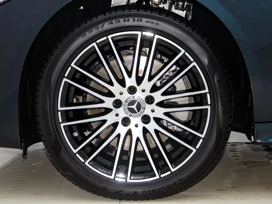Mercedes-Benz C-Class 2025 Facelift C 260 L Sport Edition фото 12