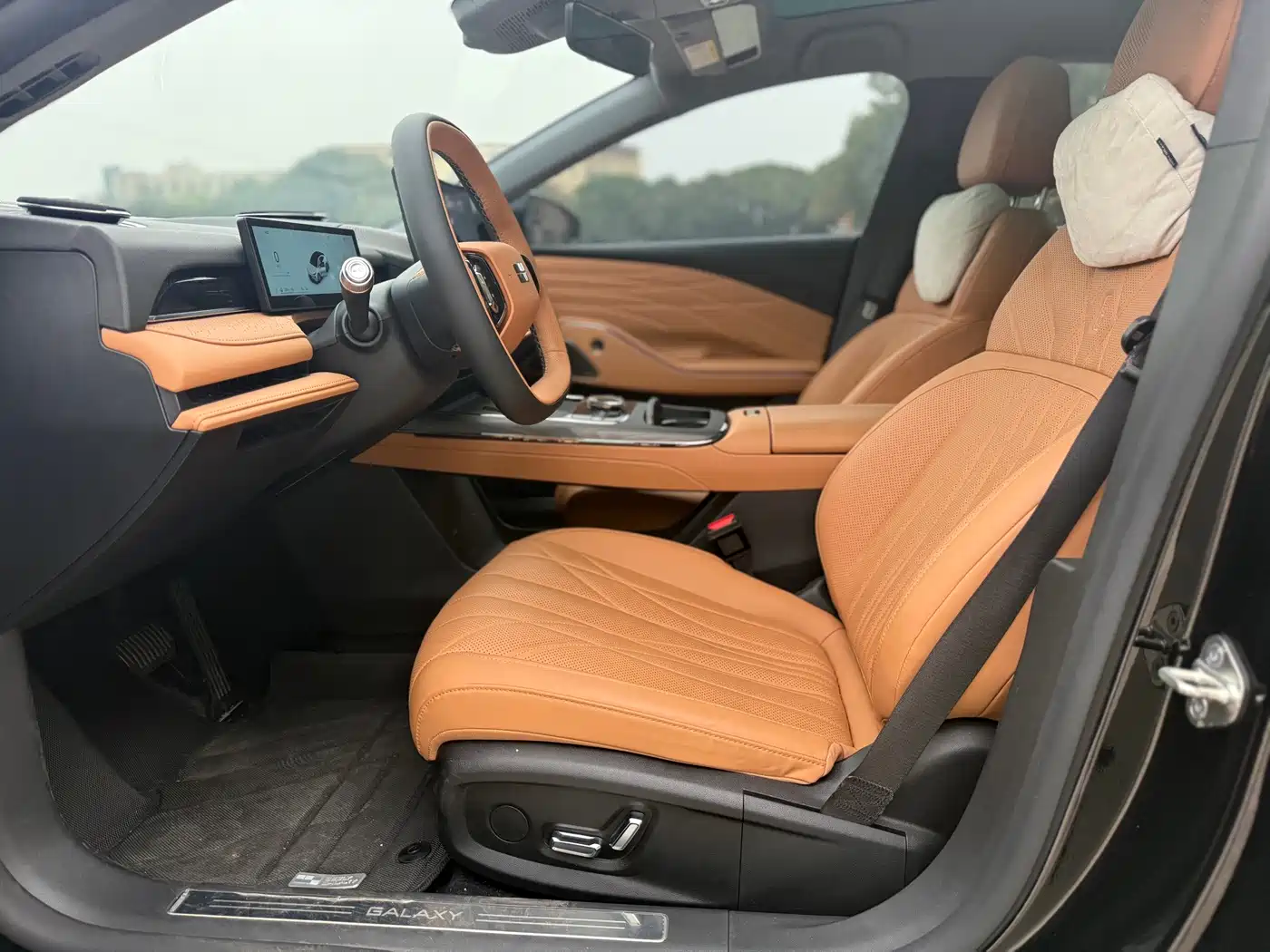 Geely Galaxy Galaxy Xingyao 8 2025 2025 130km EM-i Premium Edition