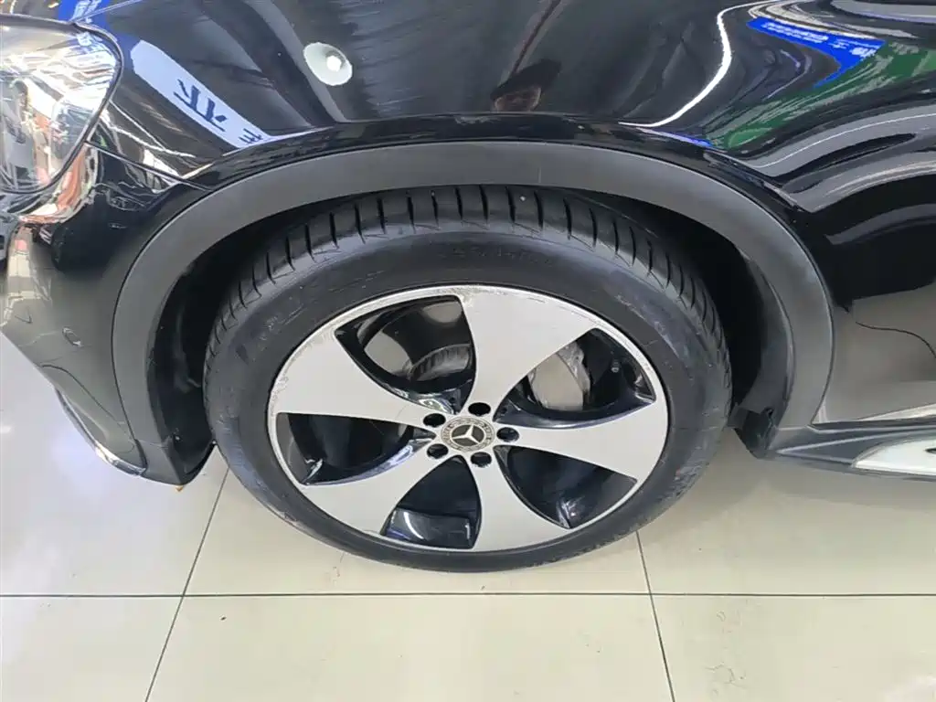Mercedes-Benz GLC 2018 Facelift GLC 300 4MATIC Dynamic фото 23