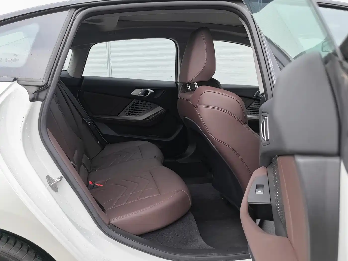 BMW 2 Series 2025 225L M Sport Package фото 6
