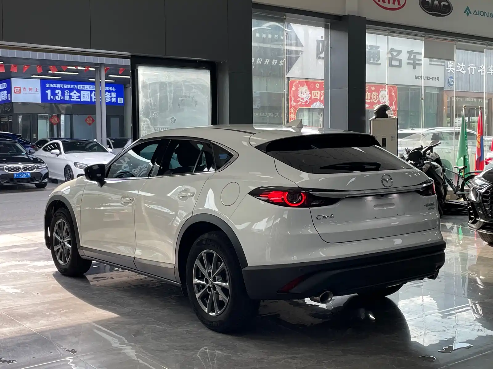 Фото 16 - Mazda CX-4