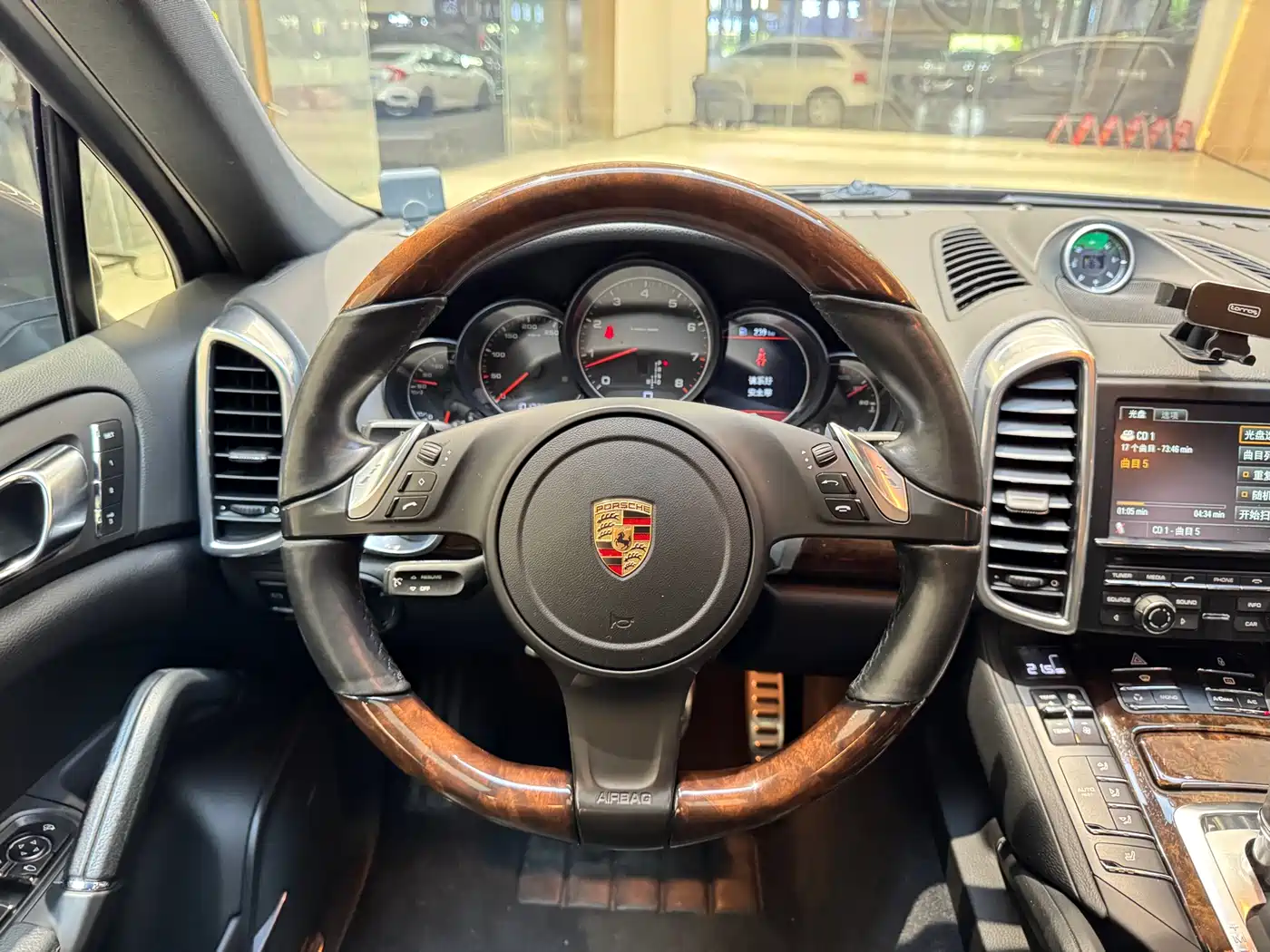Porsche Cayenne 2014 Cayenne Platinum Edition 3.0T фото 20