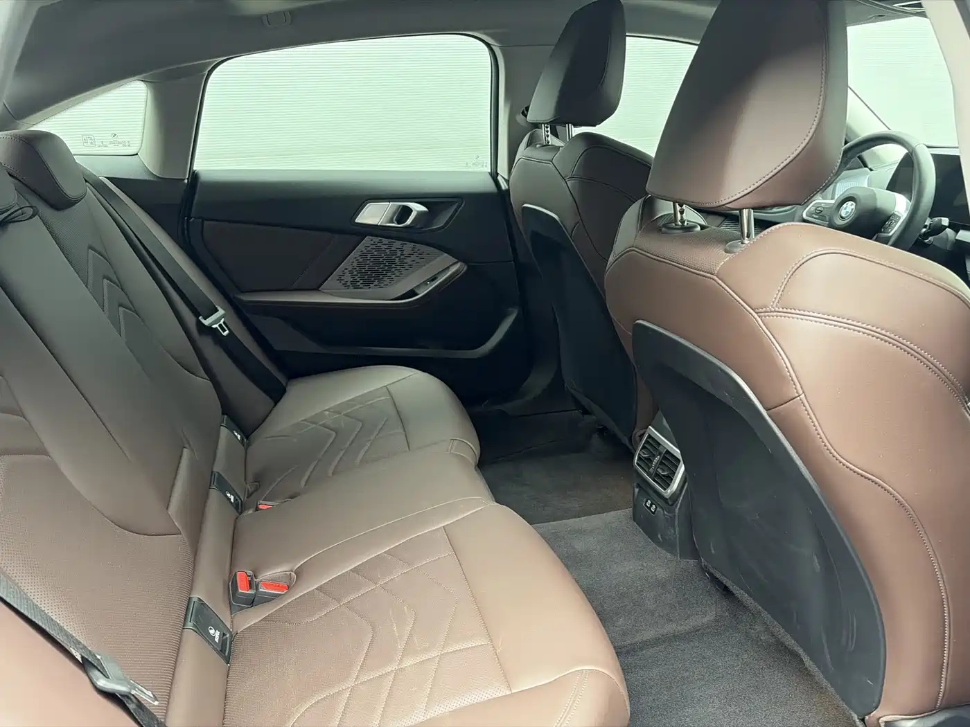 BMW 2 Series 2025 225L M Sport Package фото 6