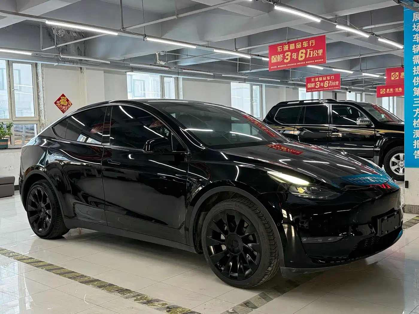 TESLA MODEL Y