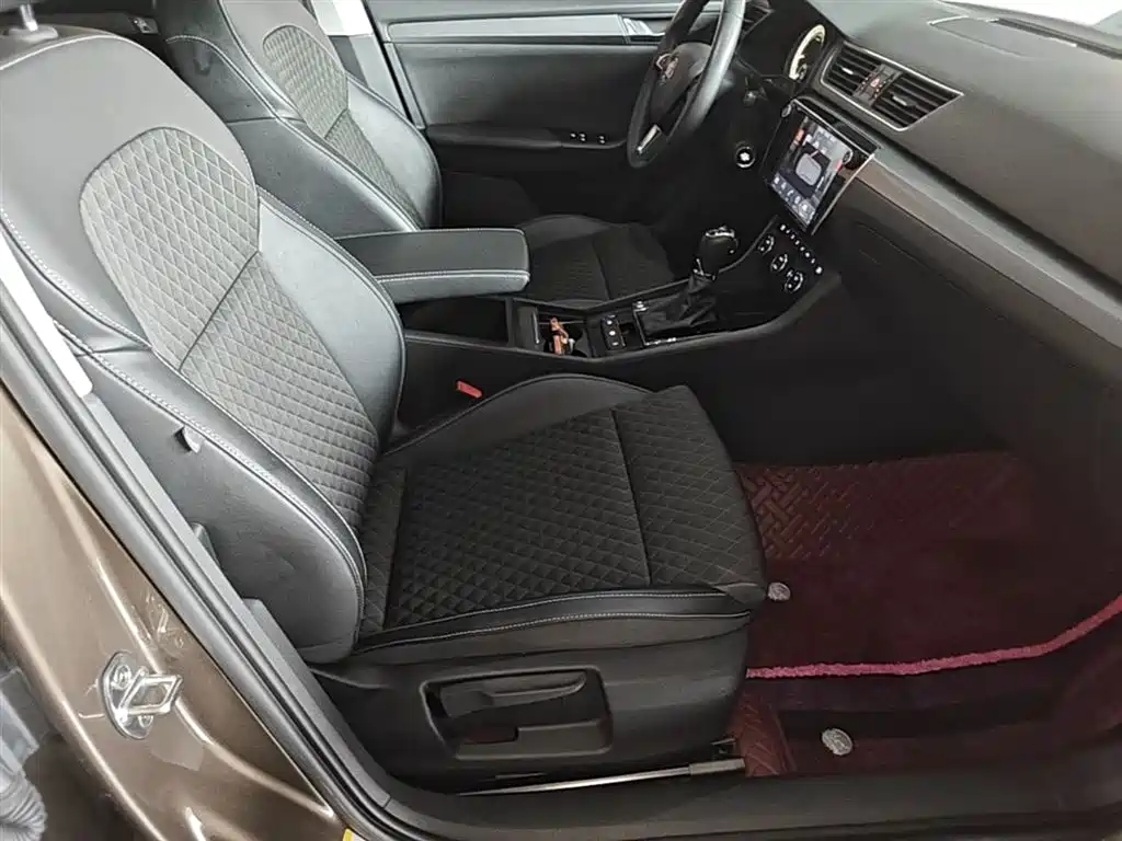 Škoda Superb 2019 TSI280 DSG Comfort Edition фото 25